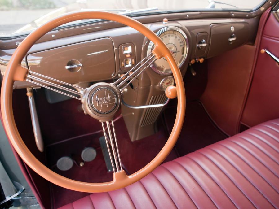  Lincoln Zephyr Convertible Sedan 1939 года  (фото 11 из 22)